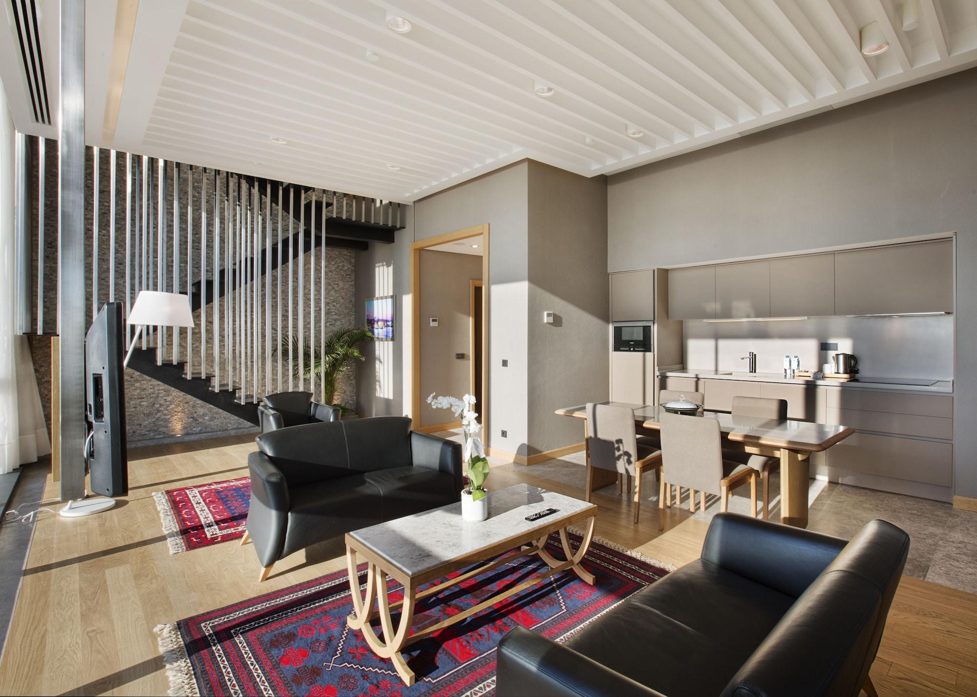 Doubletree By Hilton Istanbul-Avcilar Hotel Exterior photo A suite at the hotel