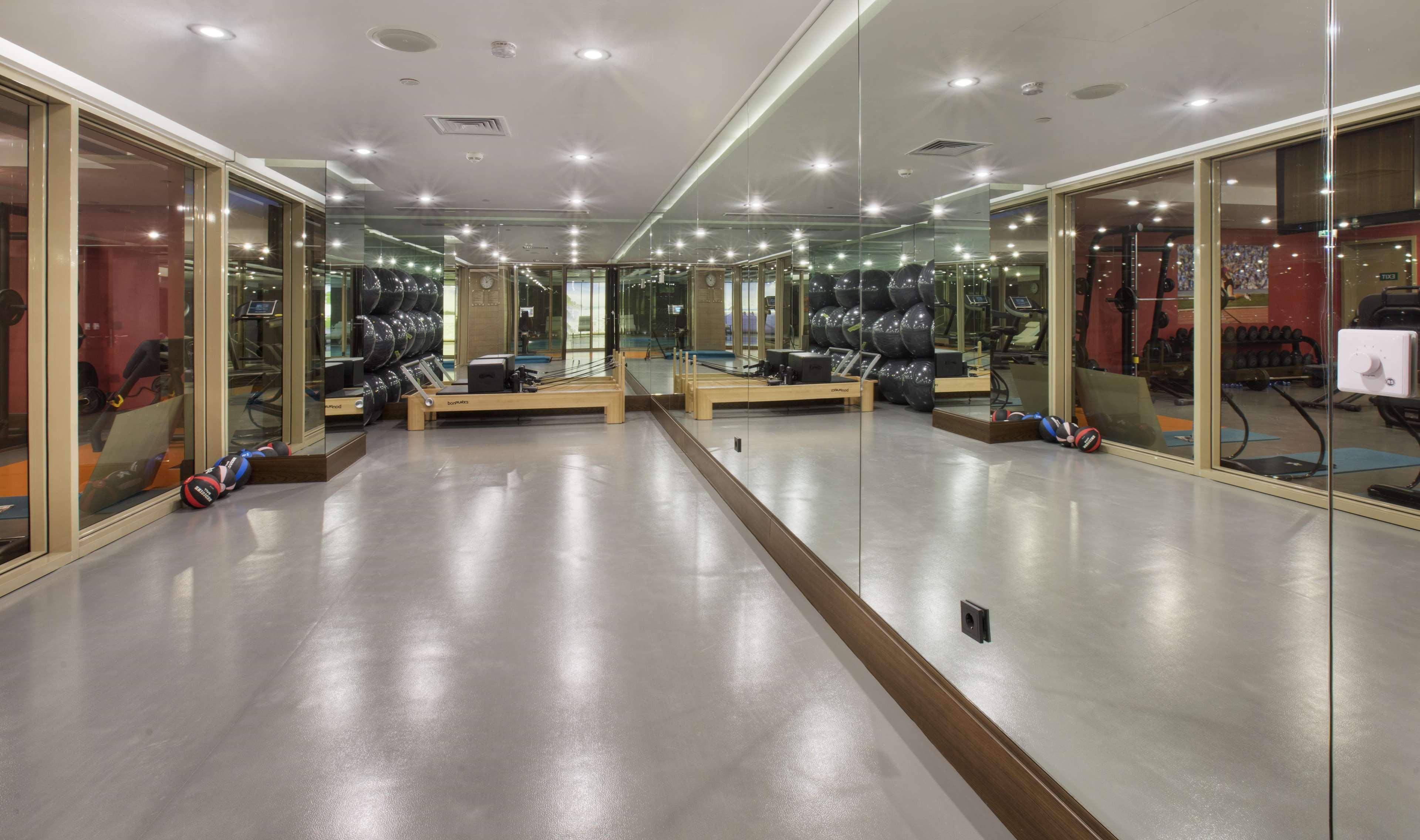 Doubletree By Hilton Istanbul-Avcilar Hotel Exterior photo The gym at the hotel