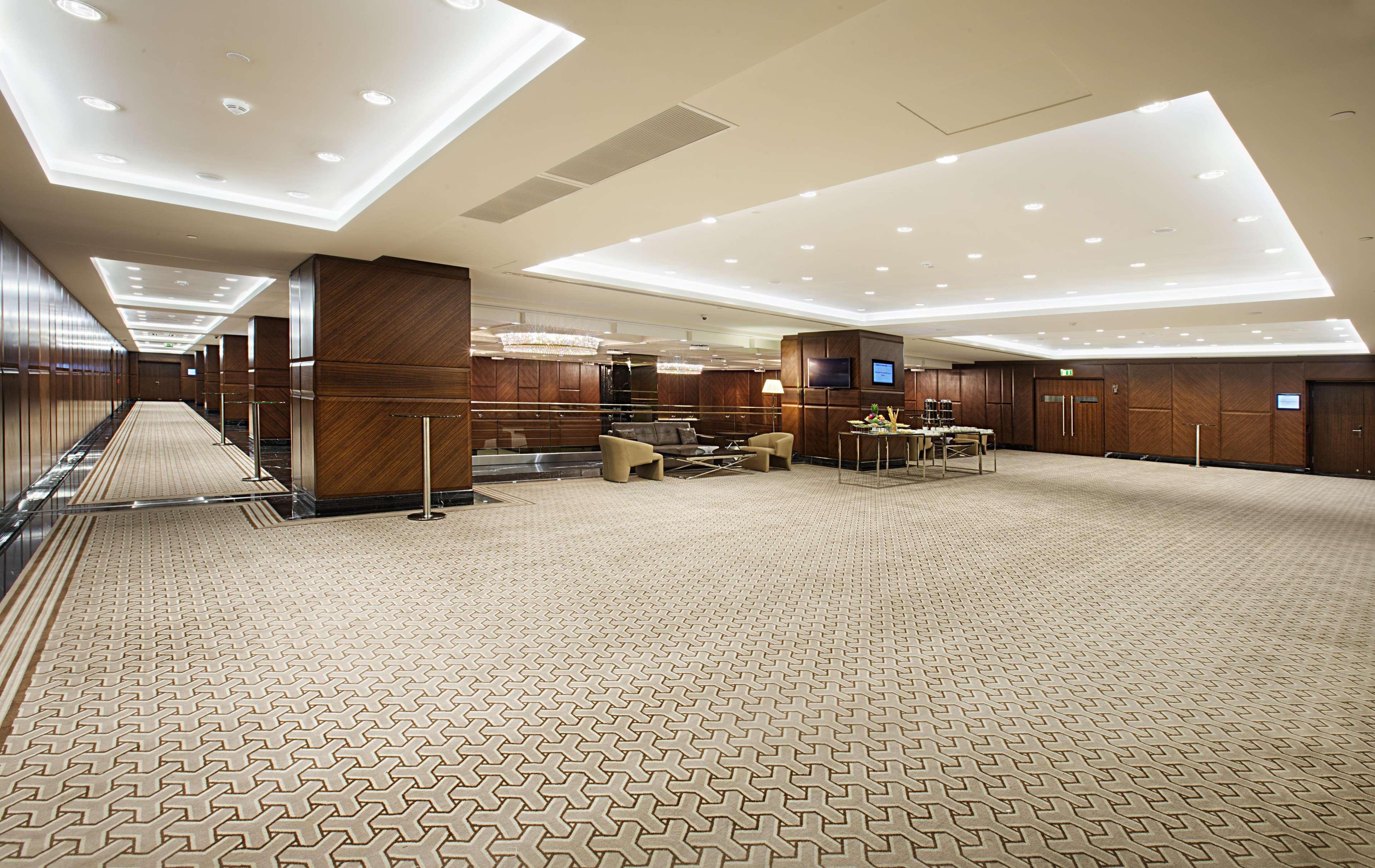 Doubletree By Hilton Istanbul-Avcilar Hotel Exterior photo The interior of the lounge