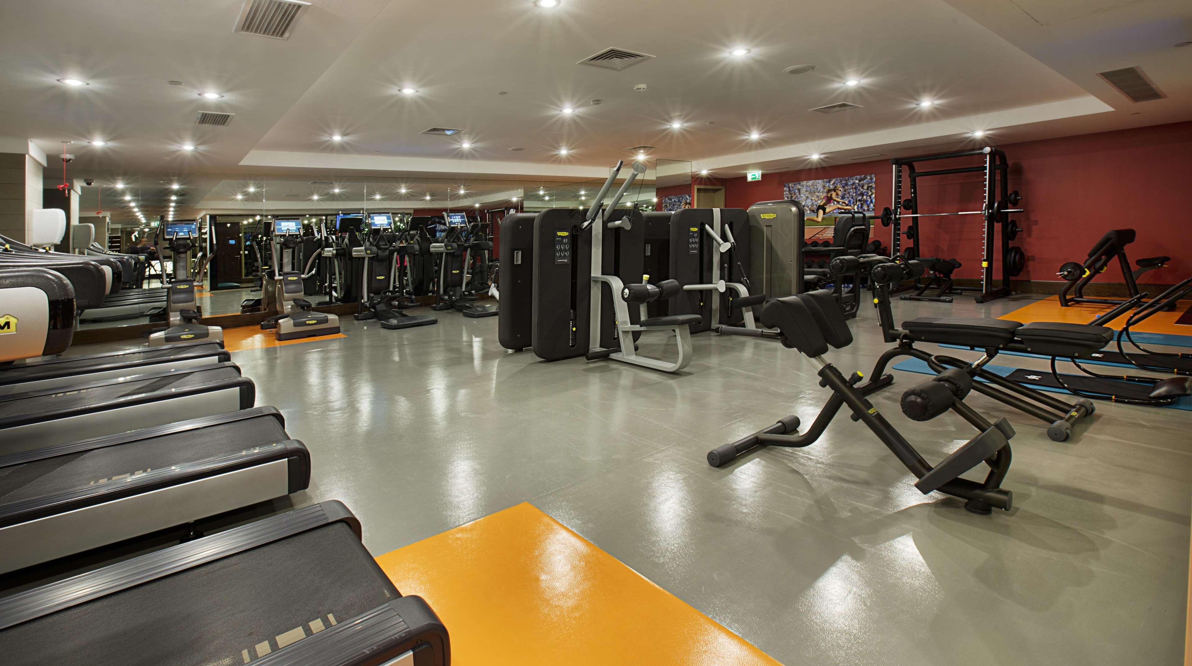Doubletree By Hilton Istanbul-Avcilar Hotel Exterior photo The gym at the hotel