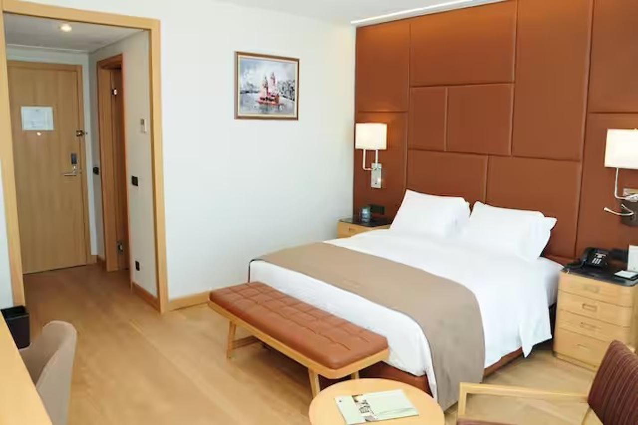 Doubletree By Hilton Istanbul-Avcilar Hotel Exterior photo A bedroom at the hotel