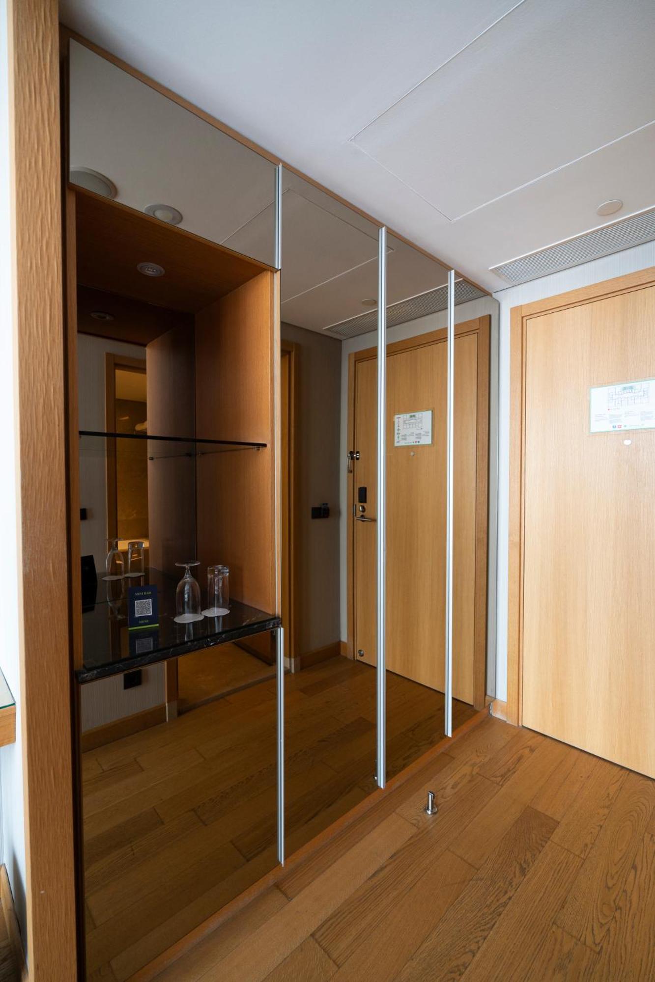 Doubletree By Hilton Istanbul-Avcilar Hotel Exterior photo A room at the hotel
