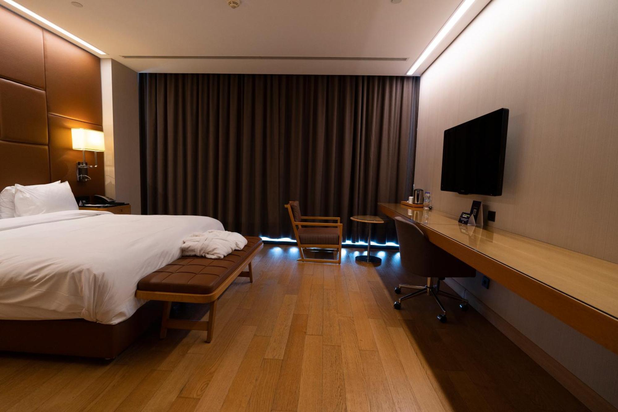 Doubletree By Hilton Istanbul-Avcilar Hotel Exterior photo A room at the hotel