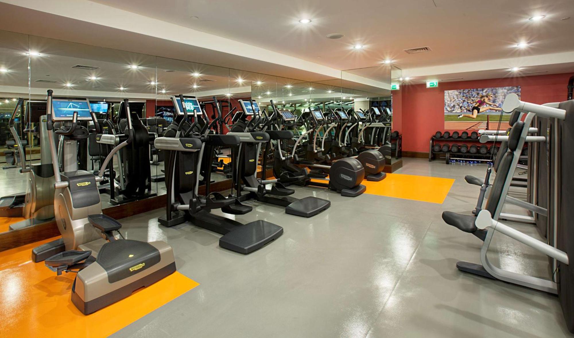 Doubletree By Hilton Istanbul-Avcilar Hotel Exterior photo The gym at the hotel