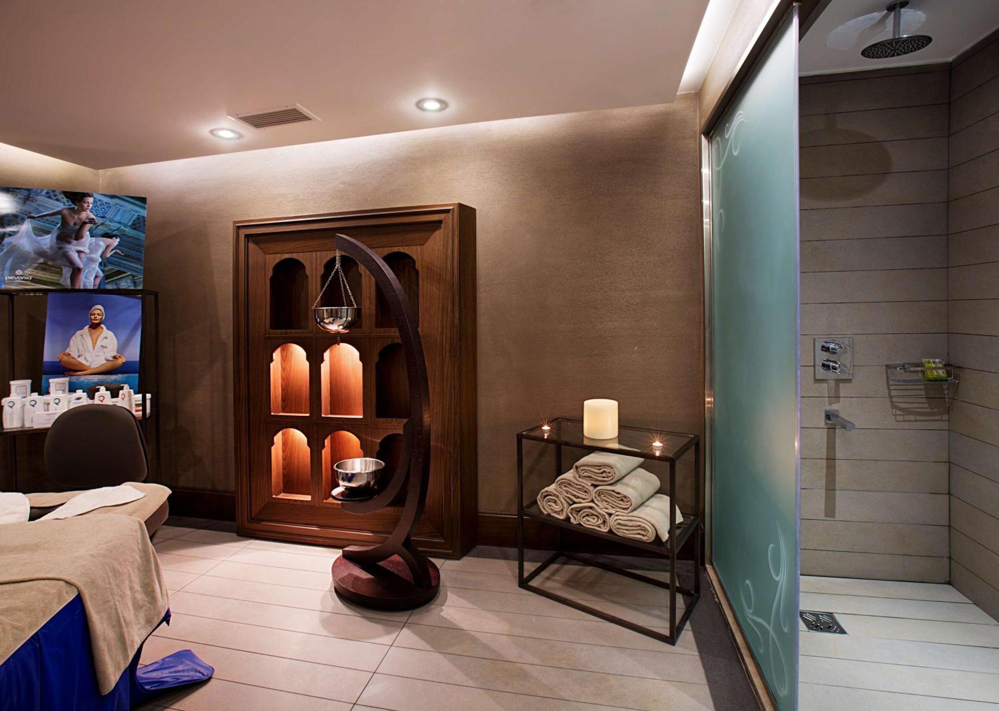 Doubletree By Hilton Istanbul-Avcilar Hotel Exterior photo A treatment room at the spa