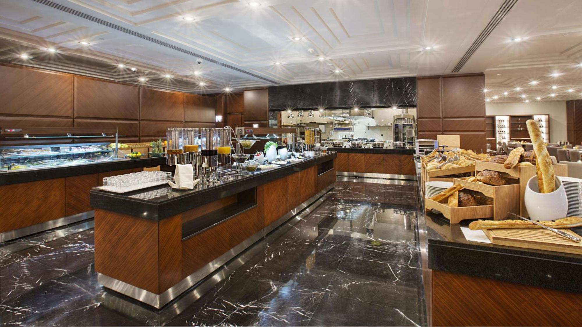 Doubletree By Hilton Istanbul-Avcilar Hotel Exterior photo The buffet at the lobby