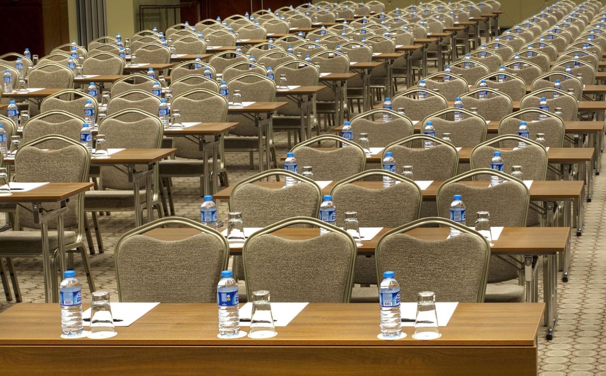 Doubletree By Hilton Istanbul-Avcilar Hotel Exterior photo A conference room
